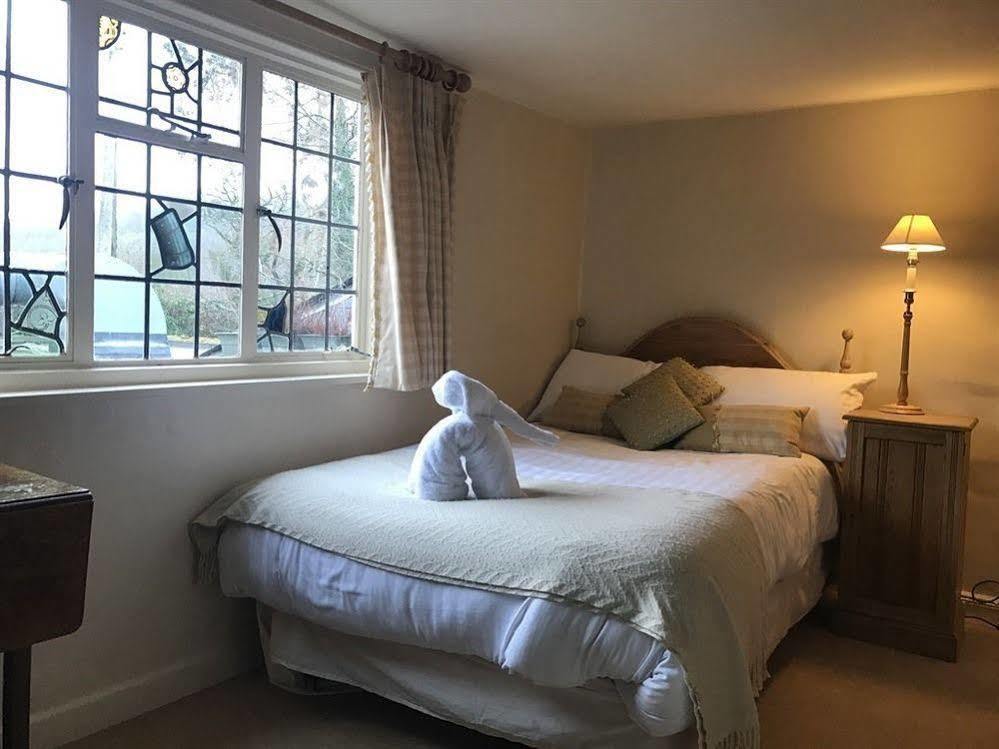 The Nobody Inn Christow Екстер'єр фото